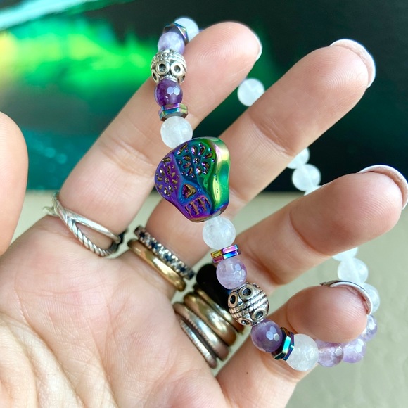 Rainbow sugar skull white agate & amethyst beads - Picture 6 of 13